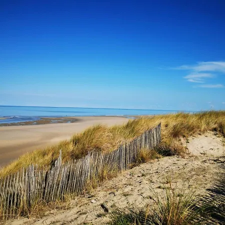 A 50 Metres De La - Les Embruns *