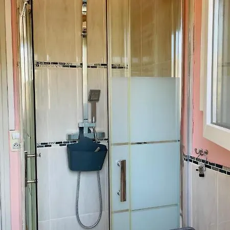 A 50 Metres De La - Les Embruns Daire *